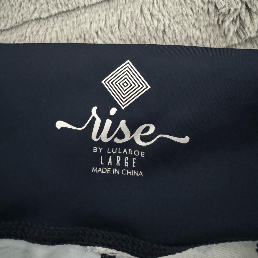 LulaRoe Rise compression workout pants. - Picture 2 of 4